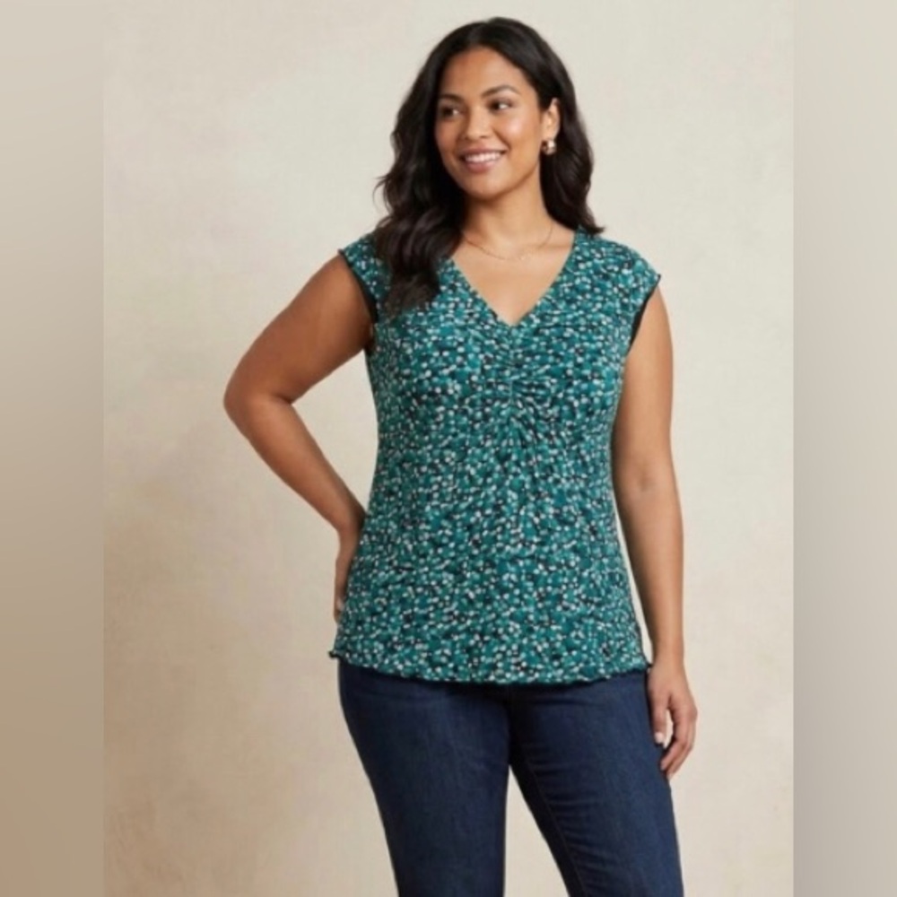 Merona | blue/teal dot sleeveless v neck blouse | size L